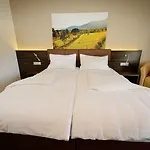 Hotel Dorfmeister Business Weikersdorf am Steinfelde